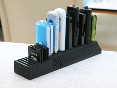 Stojalo za SSD kartice in USB ključke (vir: thingiverse.com)