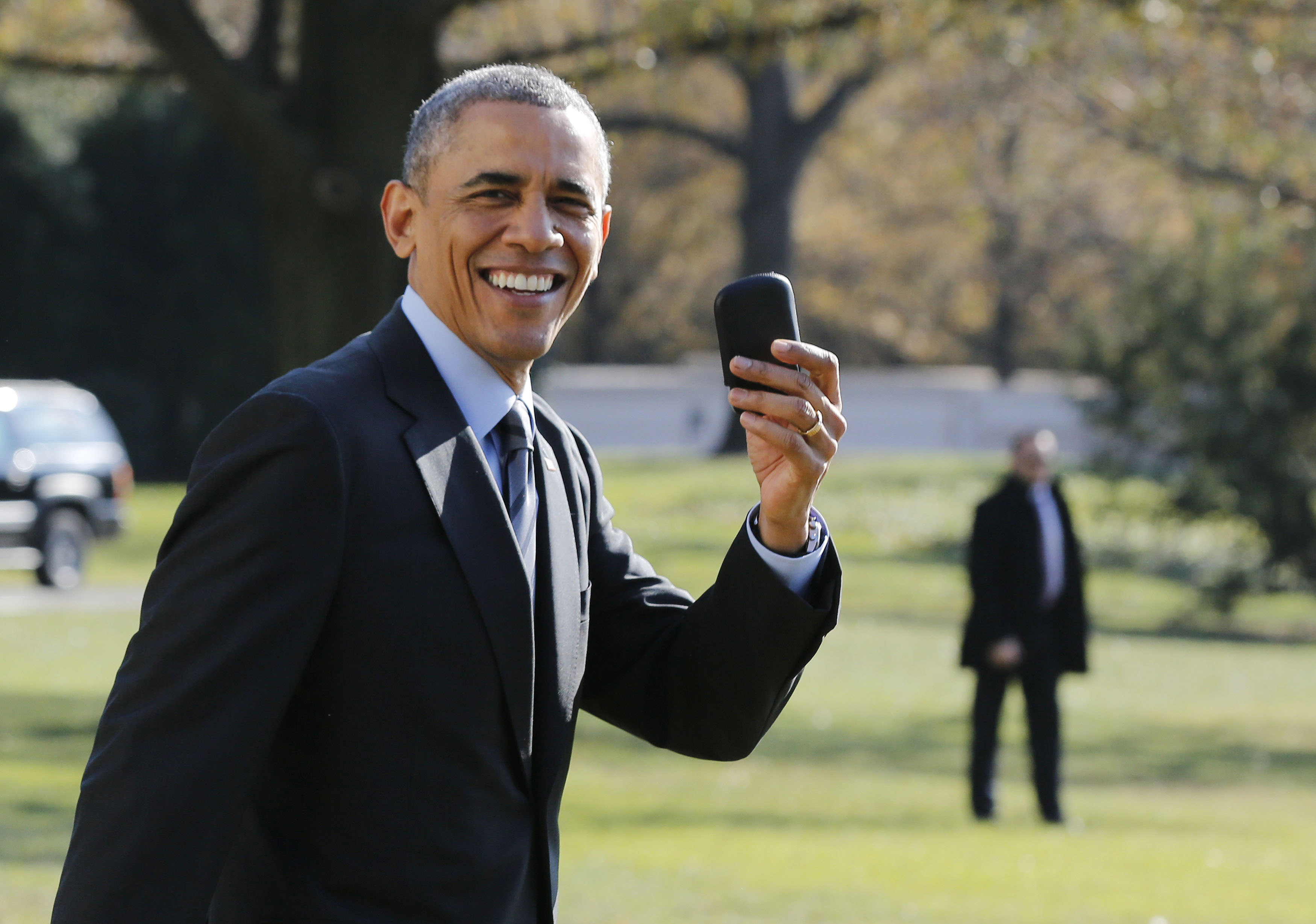 Ameriški predsednik Barack Obama mora zaradi varnosti obvezno uporabljati Blackberry. Ali bo sedaj le prešel na iPhone?