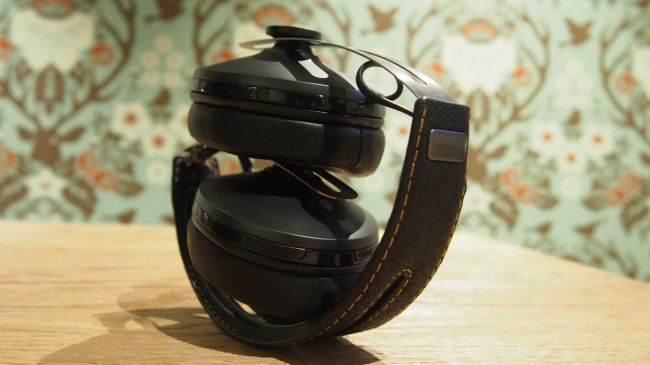 Slušalke Sennheiser Momentum Wireless lahko uvrstimo med le najboljše. Ponujajo več kot 25 ur predvajanja, odlično kakovost zvoka in utišanja okolice. A le cena je visoka in znaša več kot 250 evrov.
