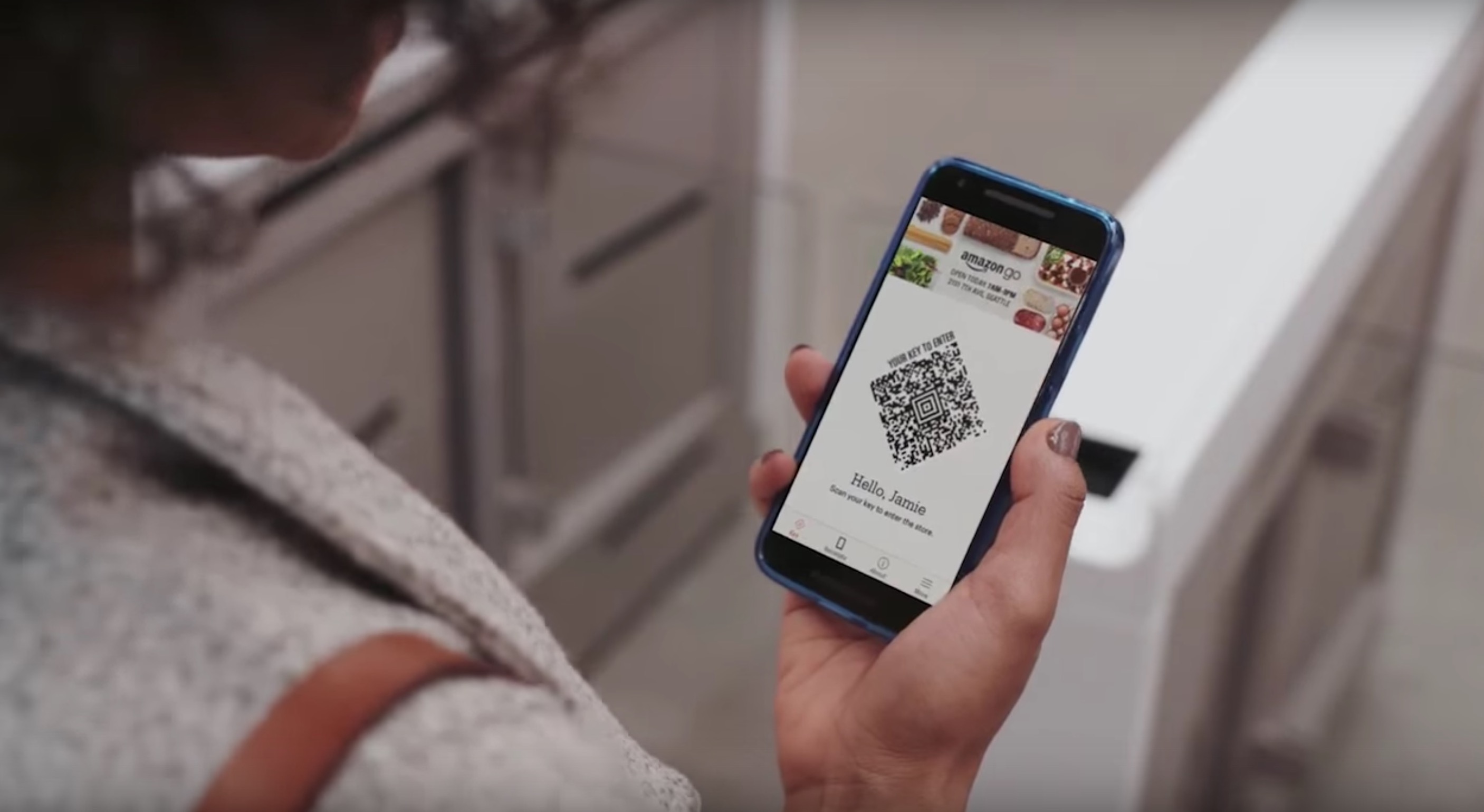 Za nakupovanje potrebujete le mobilni telefon z namensko aplikacijo, Amazonovim računom in veljavno bančno kartico.