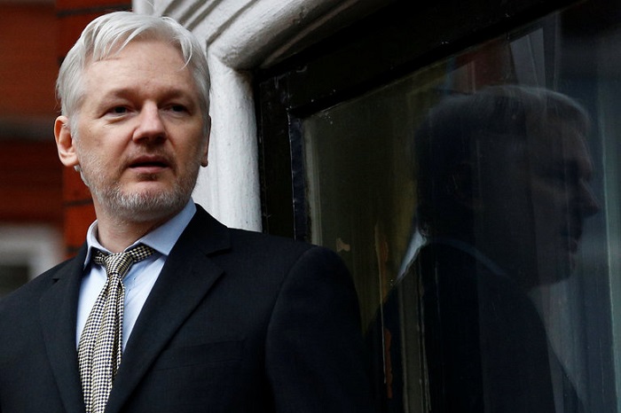Julian Assange želi, da proizvajalci čimprej zakrpajo luknje v sistemih. Vir: The New York Times