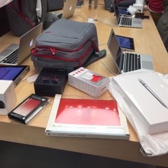 Kaj je Apple vključil v svoje vrečke presenečenja?