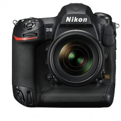 Nikon po treh letih z novim DSLR-jem