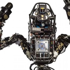 Nam bodo kmalu vladali Googlovi človeški roboti?