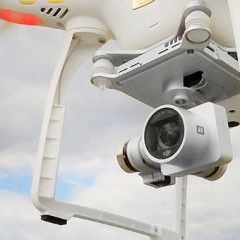 Posnemite osupljive zračne posnetke z dronom DJI Phantom 3