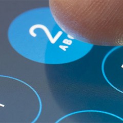 FBI uspel vdreti v teroristov iPhone