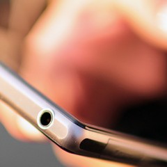 Samsung in Apple še vedno na vrhu, kitajski proizvajalci z izredno visoko prodajo mobilnikov
