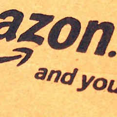 Amazon prijavil patent za leteče skladišče za drone