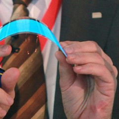 Samsungov futurističen zaslon se zavije v rolo