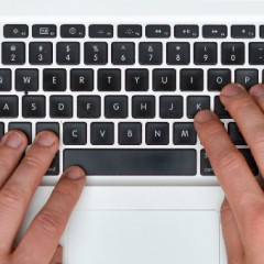 Apple služi vedno manj z napravami in vedno bolj s storitvami