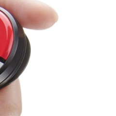 Zapestnica Pokemon Go Plus pride šele septembra