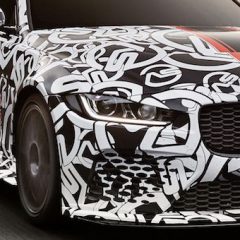Jaguar bo čez en mesec razkril 441 kW športno XE limuzino