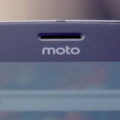 Ali novi Moto Z2 Play nakazuje nov trend v liniji Z?