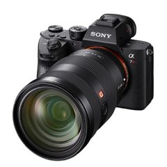 Novi Sonyjev A7R III je kot manjši brat odličnemu A9