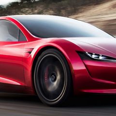 1,9 sekunde do 100 km/h?! Tesla predstavila novega Roadsterja