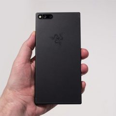 Ste že videli novi Razer pametni telefon z 8 GB RAM in norim zaslonom?