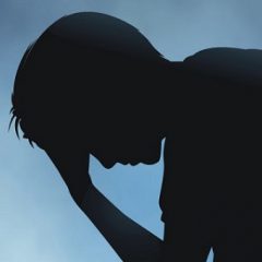 Pasivna uporaba Facebooka lahko povzroči depresijo, aktivna pa boljše počutje