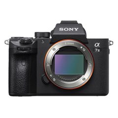 Sony odločno roma na vrh fotografskega sveta