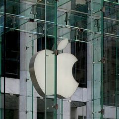 Na spletu prve fotografije Applovega cenejšega telefona iPhone XC