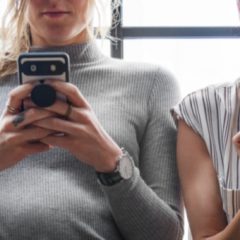 Samsung in Apple tarča tožbe zaradi sevanja telefonov