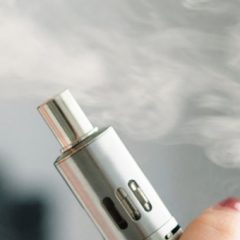 Indija popolnoma prepovedala elektronske cigarete