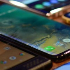 Manj kot 10 odstotkov kupcev se odloča za najdražje telefone
